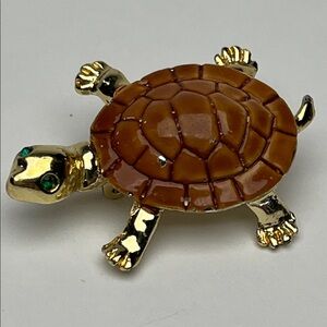 Vintage 70s turtle brooch